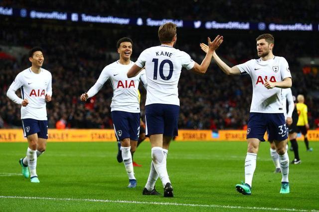 上海市足协贺电海港：上海职业足球首个双冠王